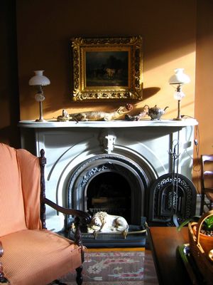 22-front-rm-mantel