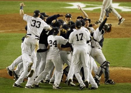 New-York-Yankees-World-Series-2009-Champions-500x357